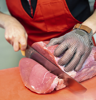 Tallant carn amb ganivet-Curs manipulador aliments per carnissers i sales de desfer - Ecotècnic Andorra